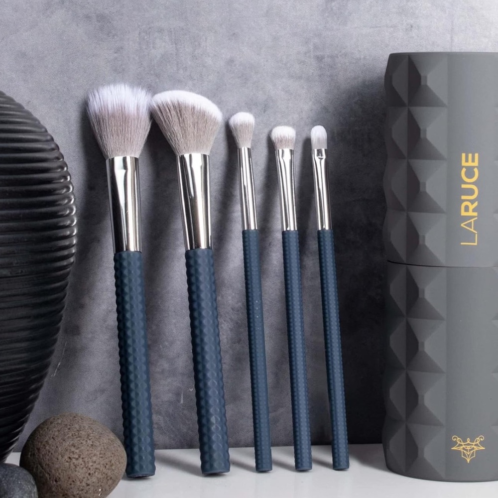Lacruce 5 Piece Vegan Brush Set W/ Case